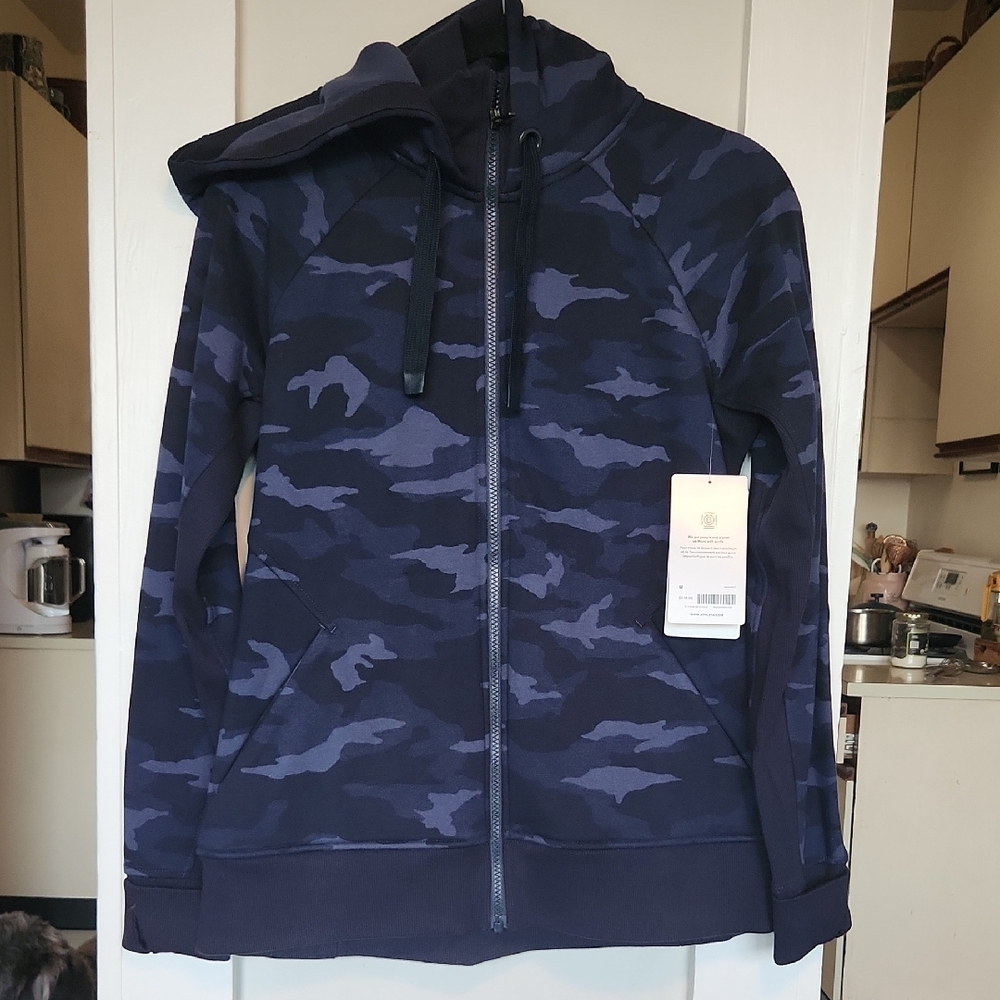 Athleta Triumph Printed Navy Camouflage Hoodie - Medium